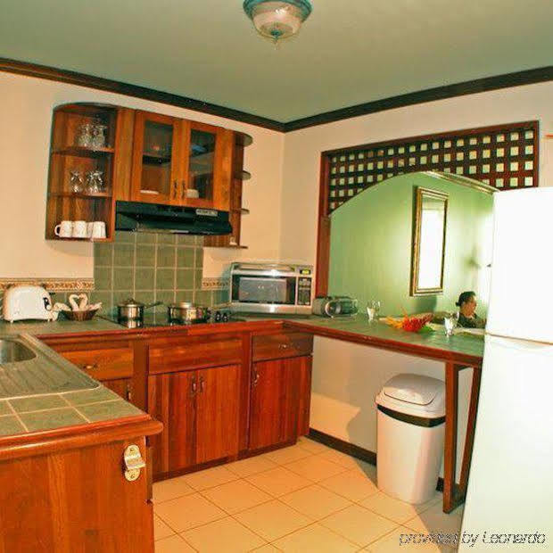 Hotel Getaways At Pueblo Real Quepos Exterior foto