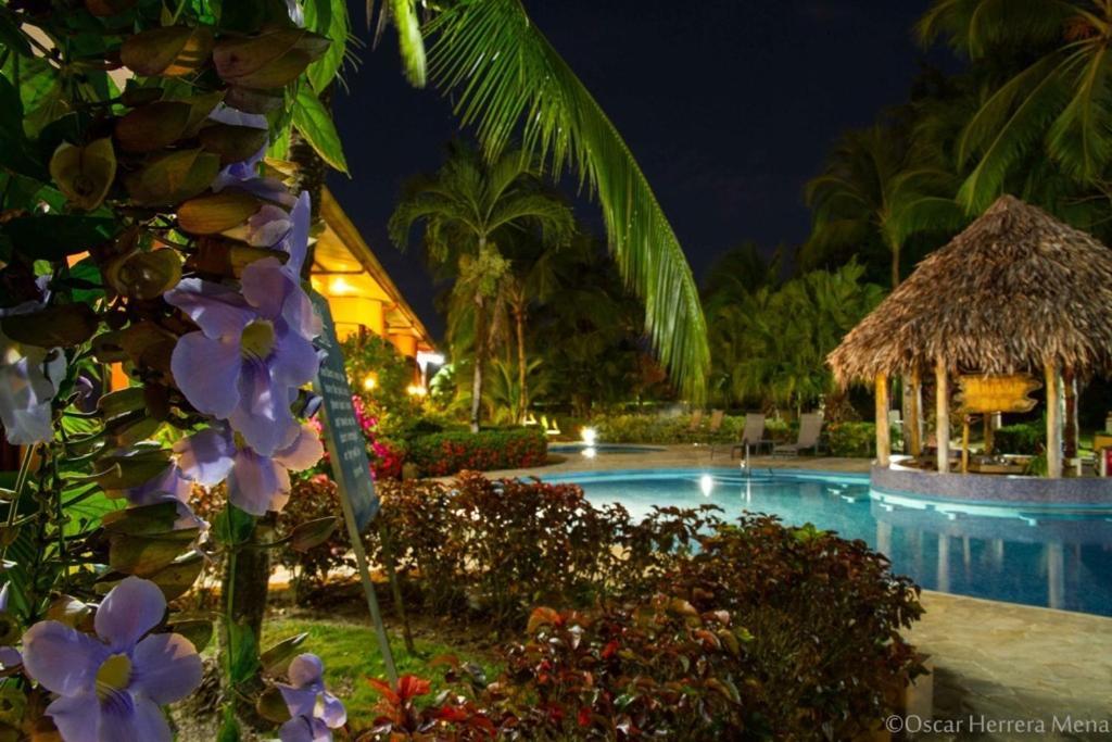 Hotel Getaways At Pueblo Real Quepos Exterior foto