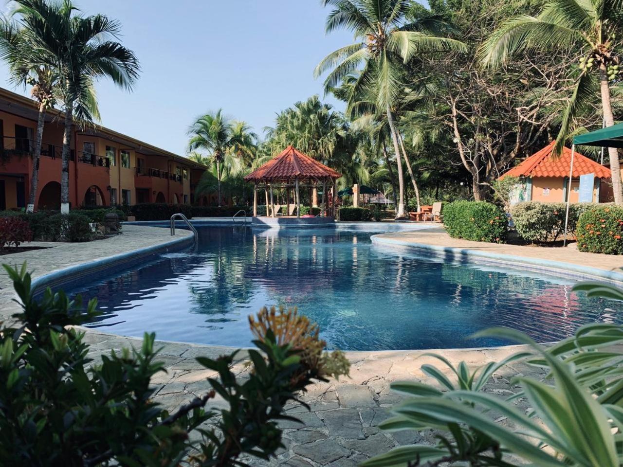 Hotel Getaways At Pueblo Real Quepos Exterior foto