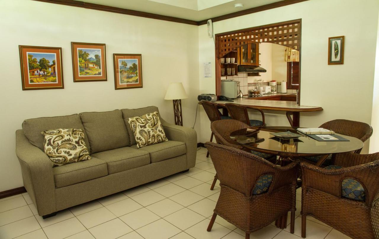 Hotel Getaways At Pueblo Real Quepos Exterior foto