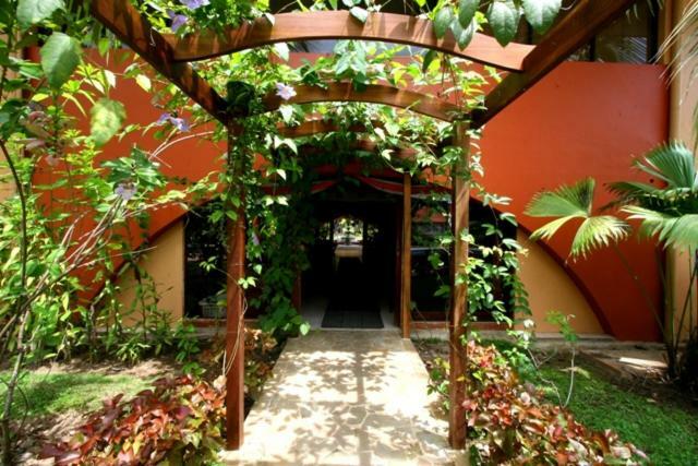 Hotel Getaways At Pueblo Real Quepos Exterior foto